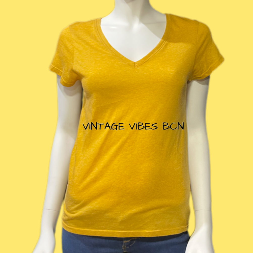 Camiseta básica mostaza