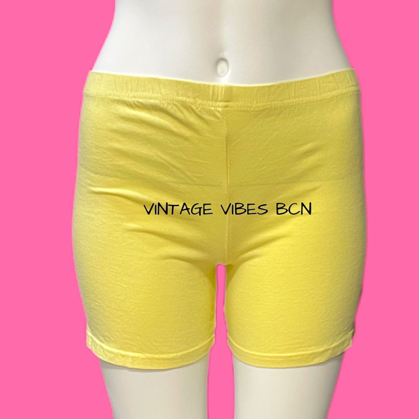 Shorts básicos amarillos