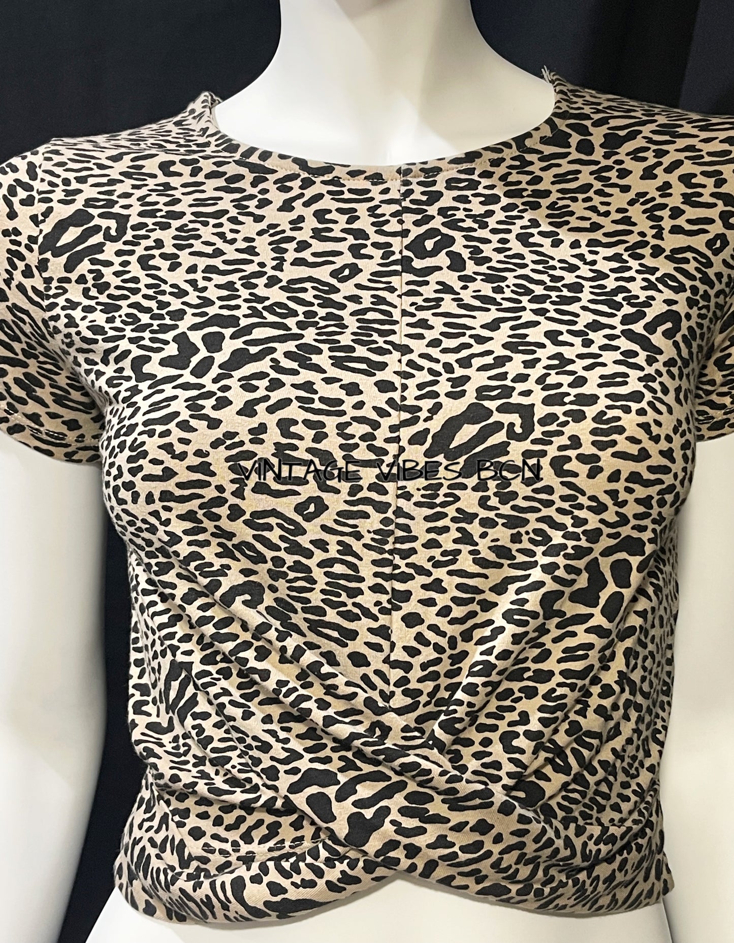 Camiseta cropped leopardo