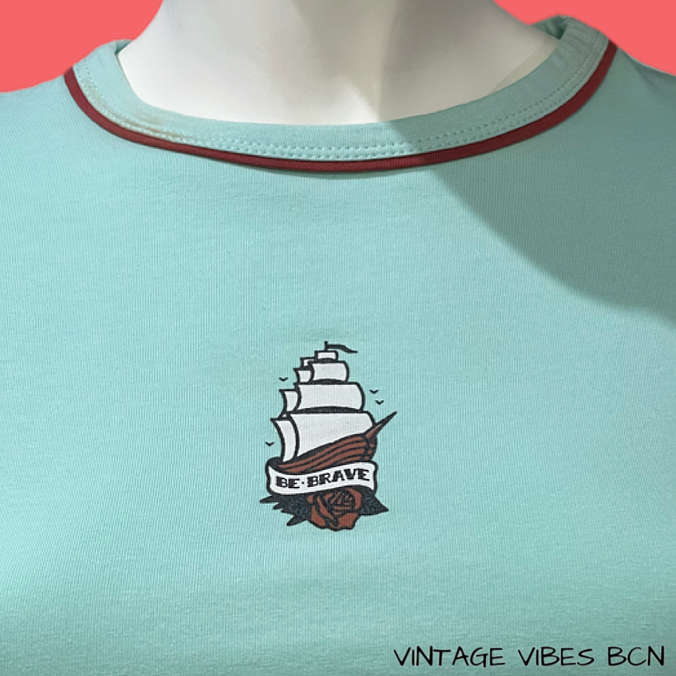 Camiseta cropped BE BRAVE