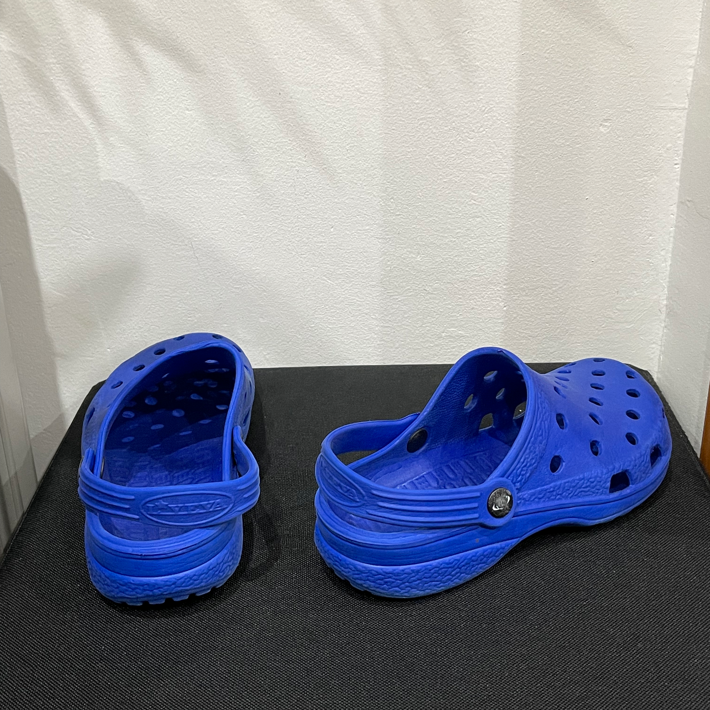 Zuecos estilo CROCS