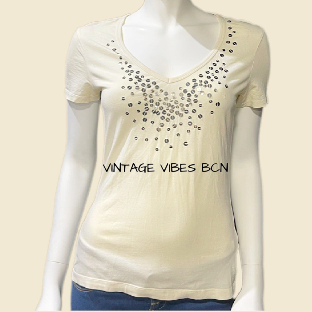 Camiseta básica beige lentejuelas